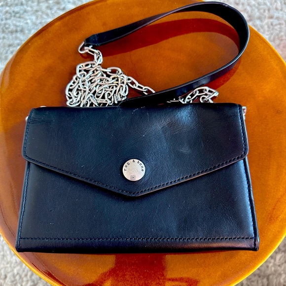 Atlas Convertible Wallet - Leather - Picture 1 of 11